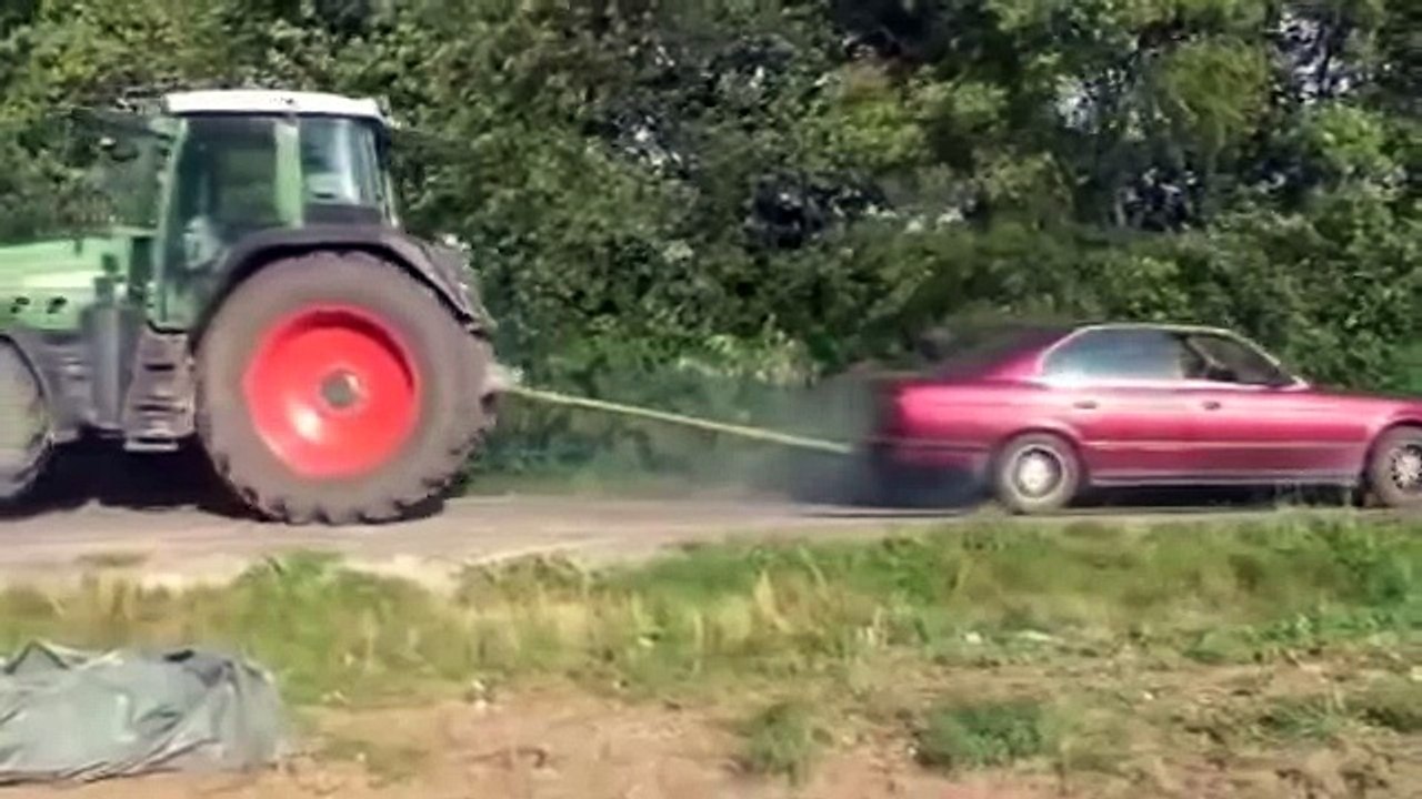 Кто сильнее- Автомобиль BMW 520 vs Трактор Fendt 820