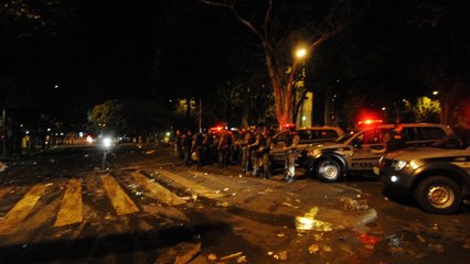 Polícia encerra bloco após confusão na Savassi