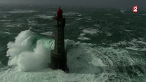 Des images aériennes exceptionnelles des phares bretons frappés par la tempête