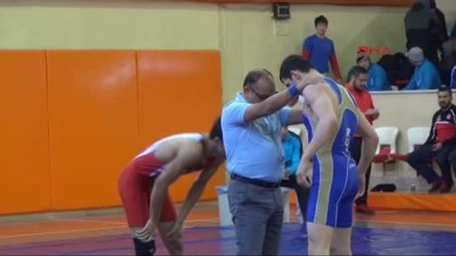 Kahramanmaraş'ta 10'uncu Uluslararası Güreş Turnuvası Başladı