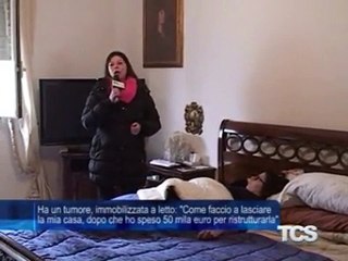 Ha un tumore, immobilizzata a letto: “Come faccio a lasciare la mia casa