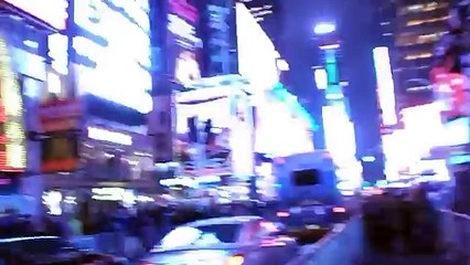 Walking in Times Square (New York) - 2016 (News World)