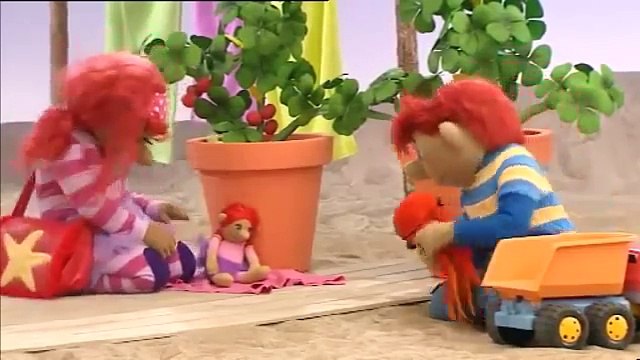 Zandkasteel aan zee - Nat spetter spat (HD)