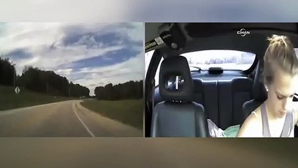 Dikkatsiz genç sürücülerin kazaları kamerada