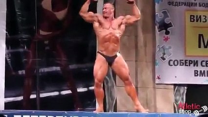 Прикольный танец Бодибилдера, веселый качек