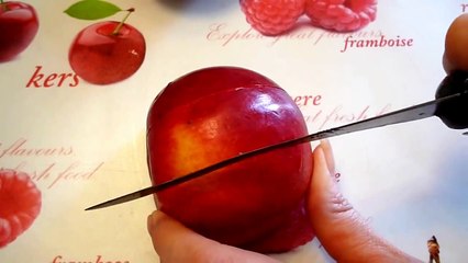 Карвинг из яблока. Украшения из фруктов. Decorations from apple. Decorations from fruits