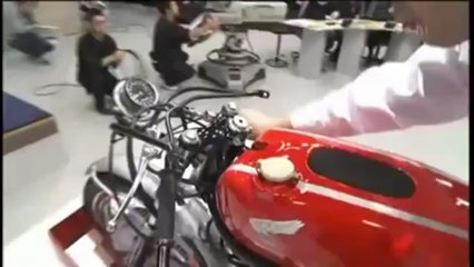 Le son mythique du 6 cylindres honda de course !