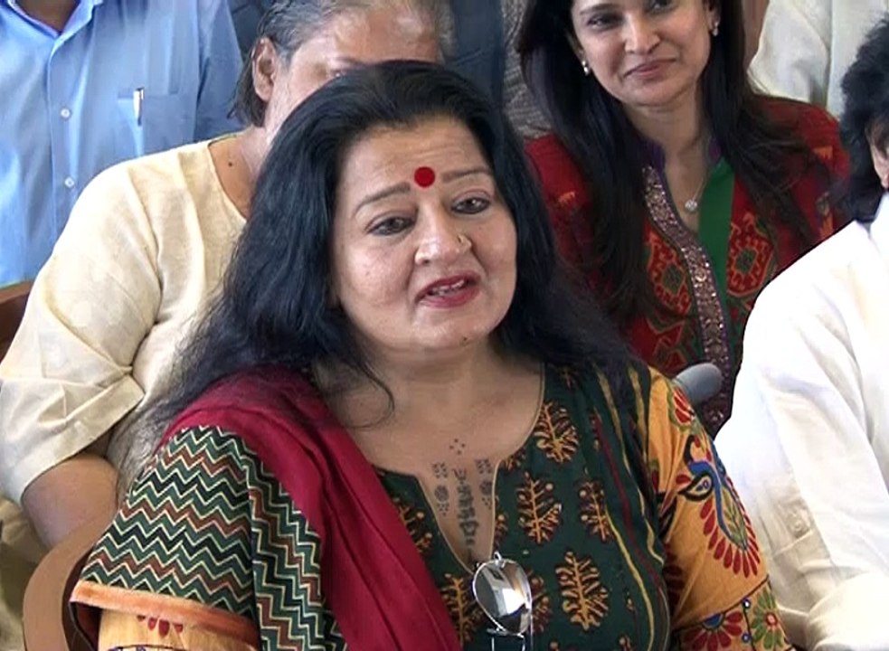 Gandhinagar Gujarati film makers meet Gujarat CM