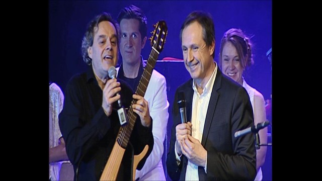 Le Maire de Coulaines se jette à l'eau pour rendre hommage à Boby Lapointe