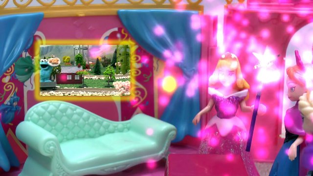 Thomas & Friends Minions Funny Pranks Peppa Pig Tom Moss Toy Train Play Doh Surprise Eggs