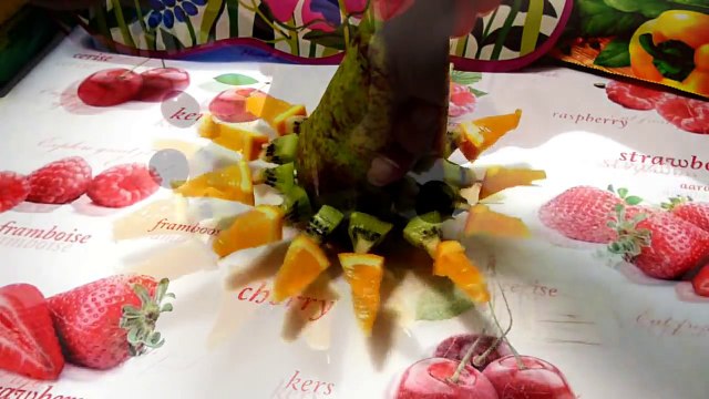 Елочка из фруктов! Christmas tree of fruit! Украшения из фруктов. Decoration of fruit