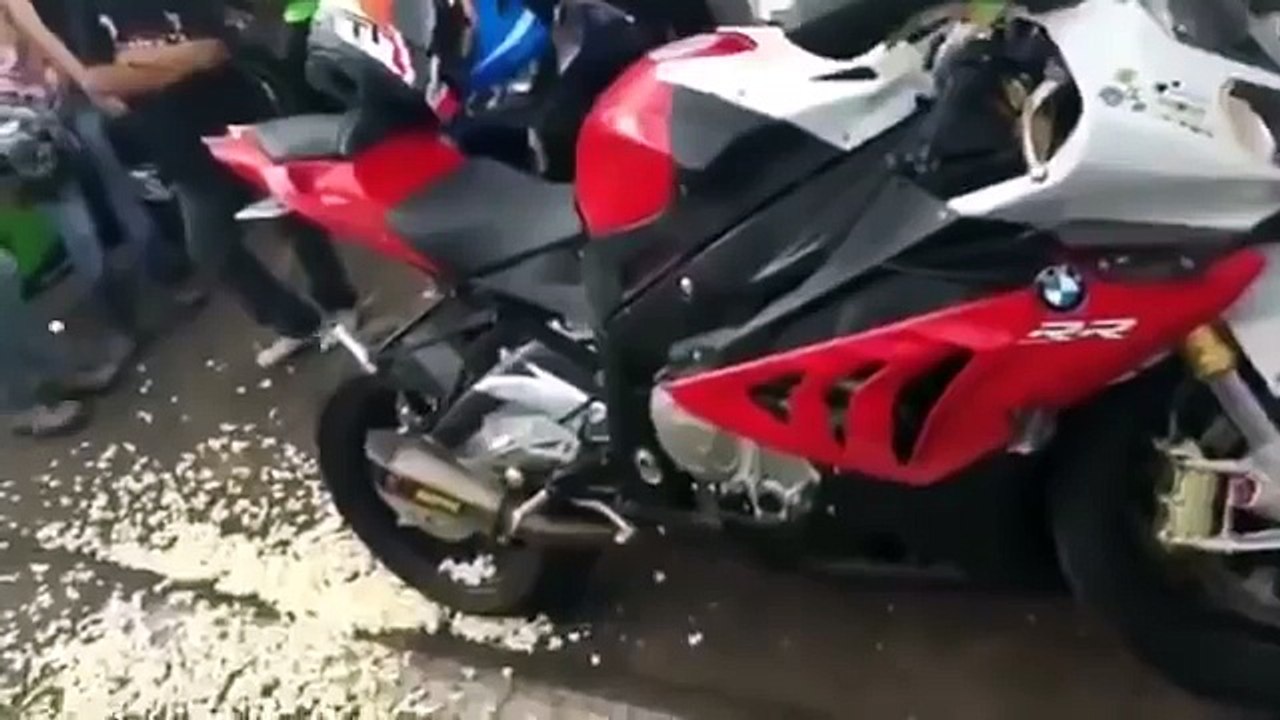 COMO HACER PALOMITAS CON UNA MOTO (360p)
