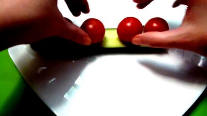 Сороконожка. Сentipede. Украшения из огурца и помидора! Decoration of cucumber and tomato!