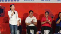 La candidata presidencial Grace Poe, favorita a las elecciones filipinas, hace campaña en Manila