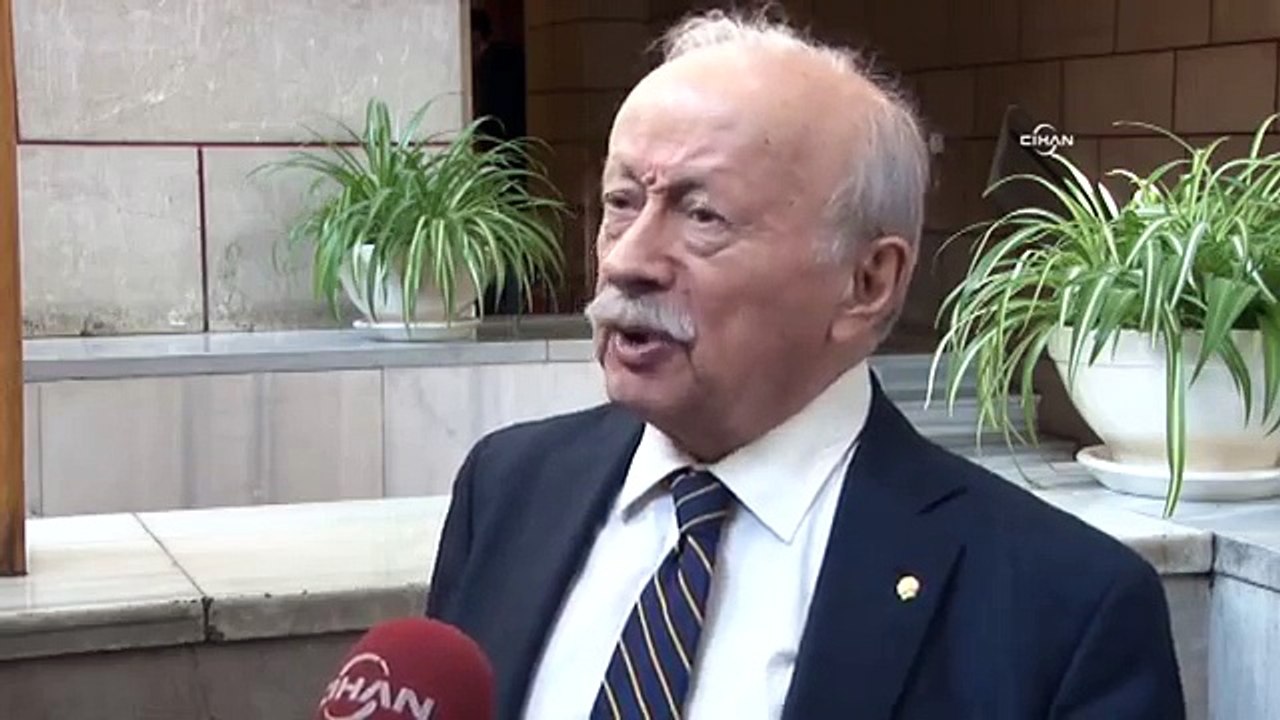 Oktay Ekşi: Rezaletin, yalan yazmanın ayyuka çıktığı böyle bir dönem görmedim