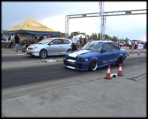 BMW E30 Vs. Honda Civic Type R Drag Race