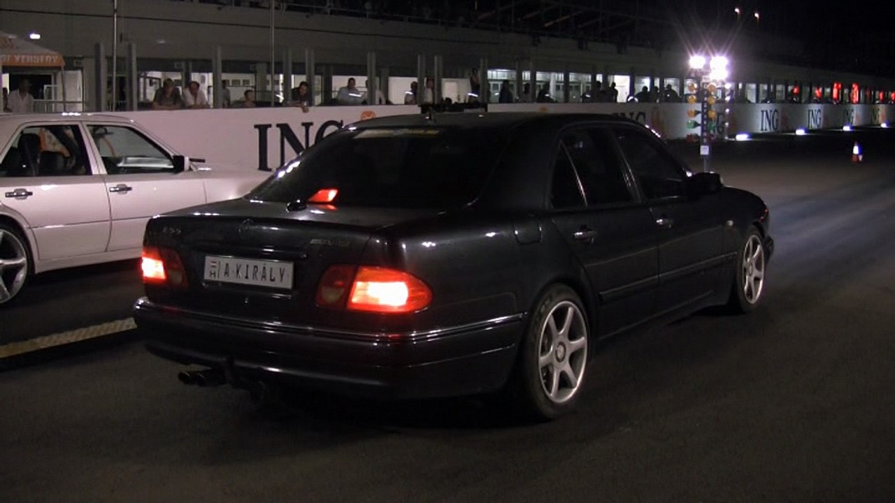 Mercedes E50 AMG Vs. Mercedes E500