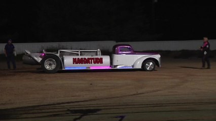 Magnatude Jet Dragster burns a car at the Street Machine Nationals in Springfield