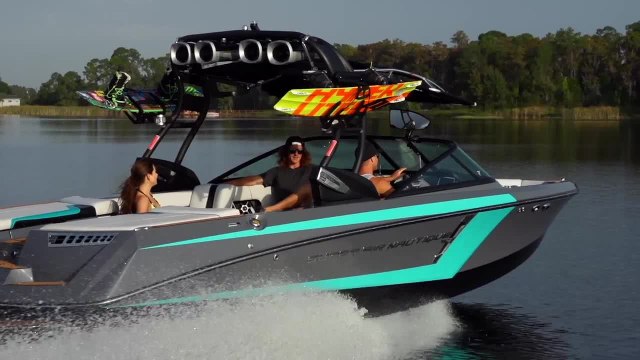 WATERSKI Top 3: 2014 Super Air Nautique 230
