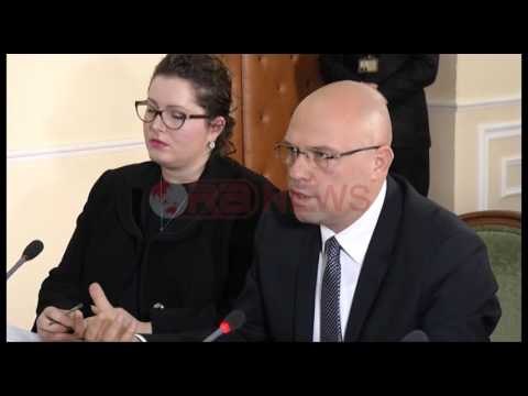 Manjani: Bankat pronare të hipotekës që në karabina. Ndërtuesit kundër- Ora News