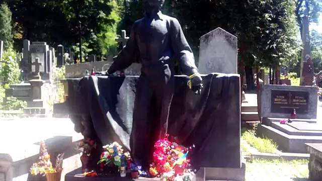 Лычаковское кладбище (могила Ивасюка) заложено в 1786 г (интересные места)