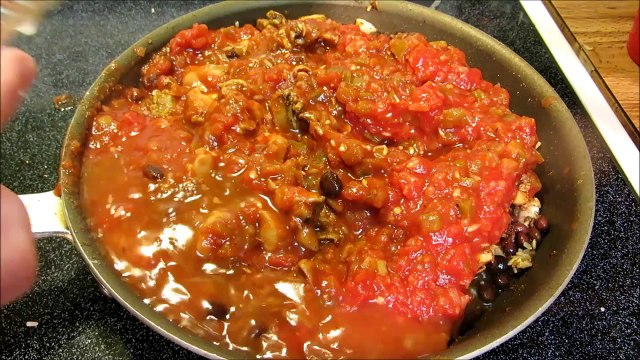 How to make Chicken Burritos - Easy Chicken Burrito Recipe