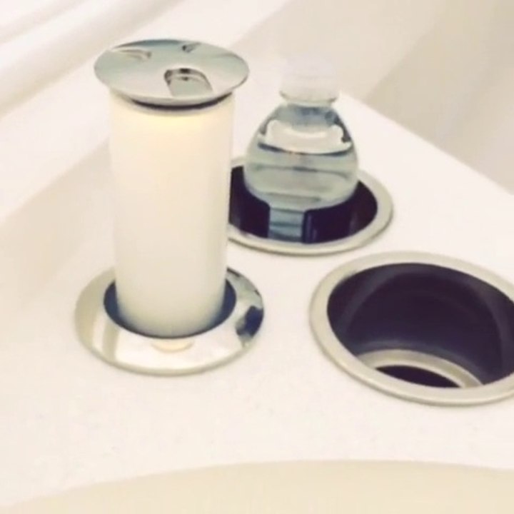 Hunt 32 Electric Candle