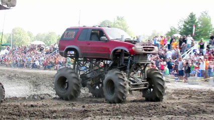 Perkins Big Crash Freestyle Mudding At Michigan Mud Jam 2013 View 1