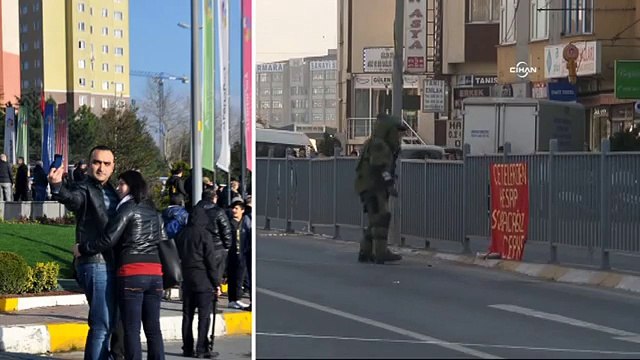 Polis şüpheli paketi imha için uğraştı vatandaş kaydedip selfie çektirdi