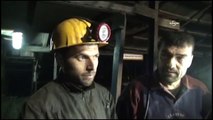 Maaşlarını alamayan maden işçileri, kendilerini ocağa kapattı