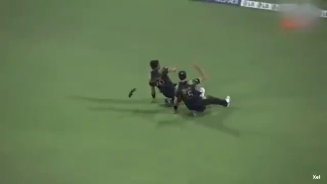 Amazing ! Is this ever happened in Cricket history