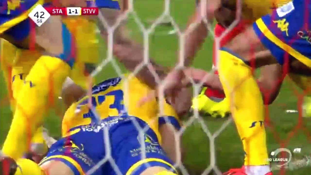 Première boulette de Victor Valdés en Belgique