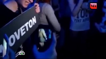 Красноярск.Ночной клуб.Девушка разделась из-за коробки от iPhone 5