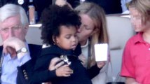Gwyneth Paltrow cuida a la hija de Beyonce, Blue Ivy, durante el Super Bowl