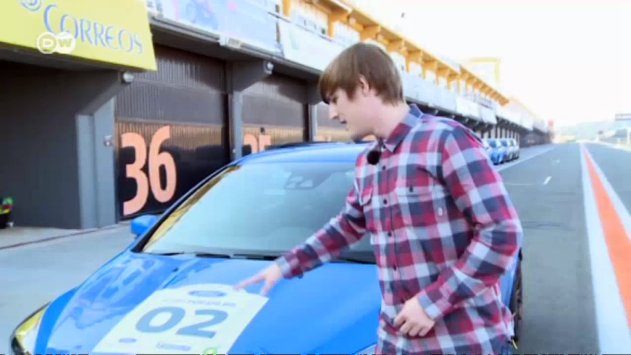 Present it: Ford Focus RS | Drive it!