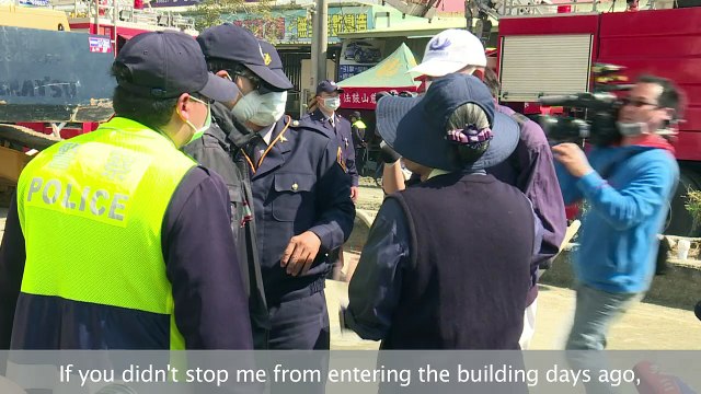 Distraught relatives of Taiwan quake victims wait for news