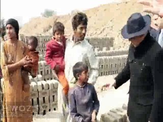 CM Punjab Surprise visit to near Village - listen what he is talking with labor childs in Punjabi