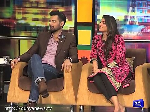 چاچے کا صنم سعید کے ساتھ انگریزی کا مقابلہ