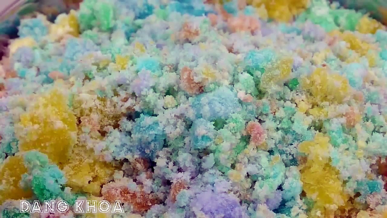 Trò chơi làm cầu vồng tuyết nhân tạo từ bột màu rất đẹp