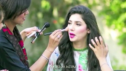 Mahira Khan Hot Romance Shahrukh Khan | Raees