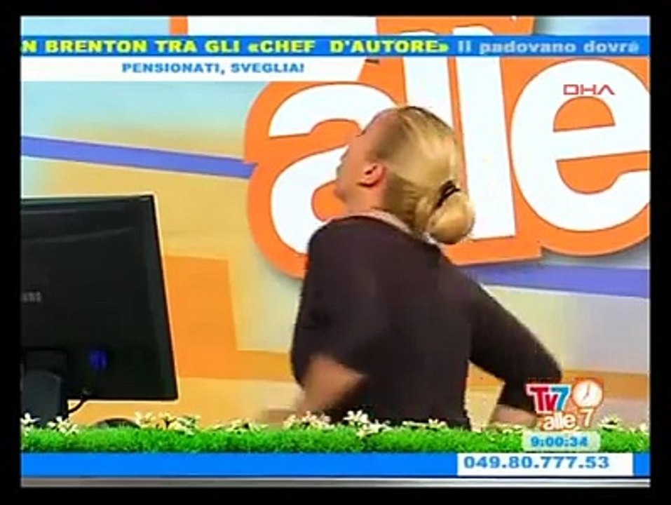 Canlı Yayın Sırasında Deprem Oluyor