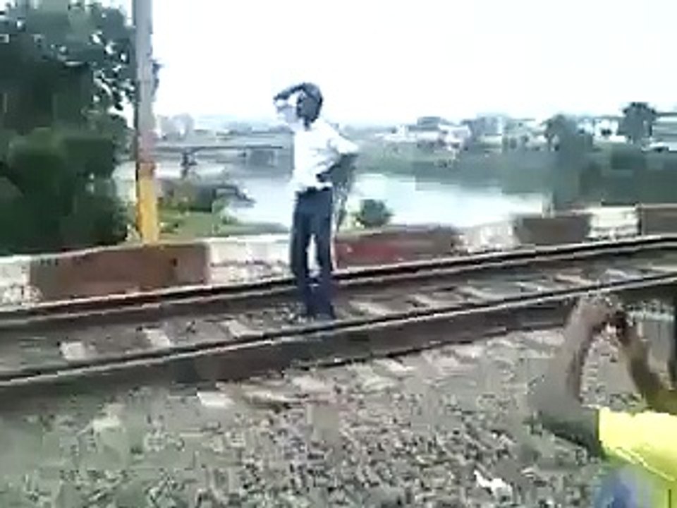 Unbelievable Rail Stunt