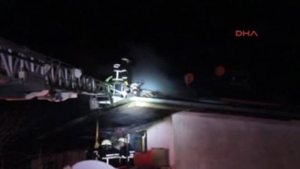 Burdur İki Katlı Evin Çatısı Yandı