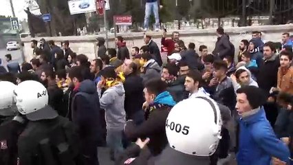 Eyüpspor taraftarlarına polis müdahalesi