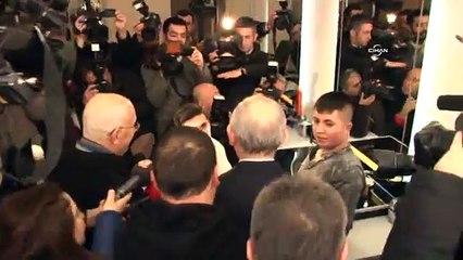 Kılıçdaroğlu ziyaret ettiği berberde sakal tıraşı oldu