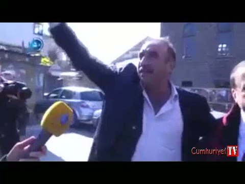 CHP heyeti ile karşılaşan yurttaş Cizre'de hayatını kaybedenler için gözyaşı döktü