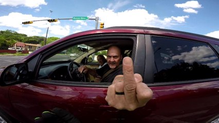 ZAP DU JOUR #351 : Le conducteur d'un SUV veut provoquer un accident et va le payer...