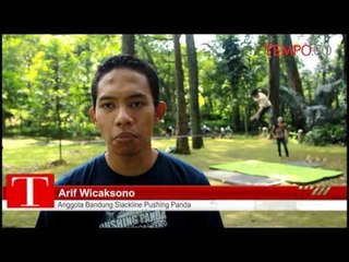 Bandung-Slackline-Pushing-Panda-Lompat-Bebas-di-Atas-Tali.flv