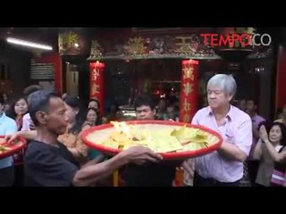 Sejumlah Klenteng Gelar Sembahyangan Menaikkan Dewa