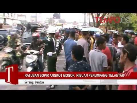 Ratusan Sopir Angkot Mogok Ribuan Penumpang Telantar